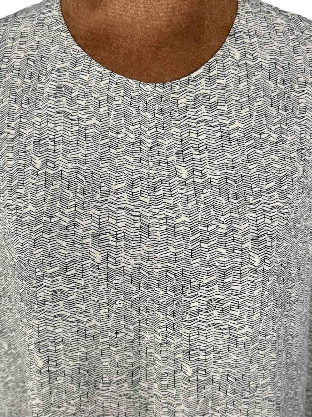 Eileen Fisher Chevron Print Tencel Dress M Minimalist Quiet Luxury Midi - Picture 6 of 11